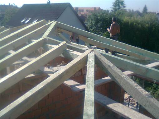 Fából készült tetőszerkezet