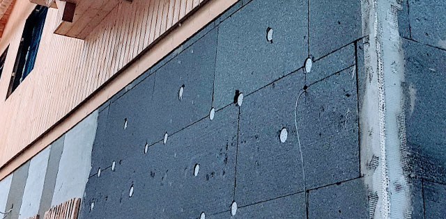 Grafitos hőszigetelő panel oldalfalon