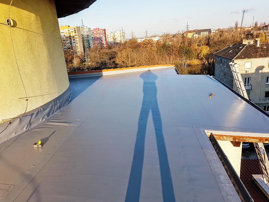 Szürke PVC tetőburkolat